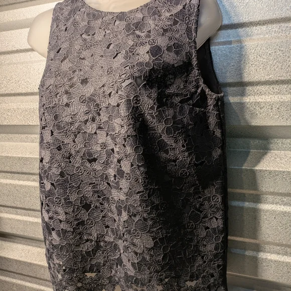 Loft Elegant Lace Sleeveless Top - Gray Size Sp - Picture 3 of 7